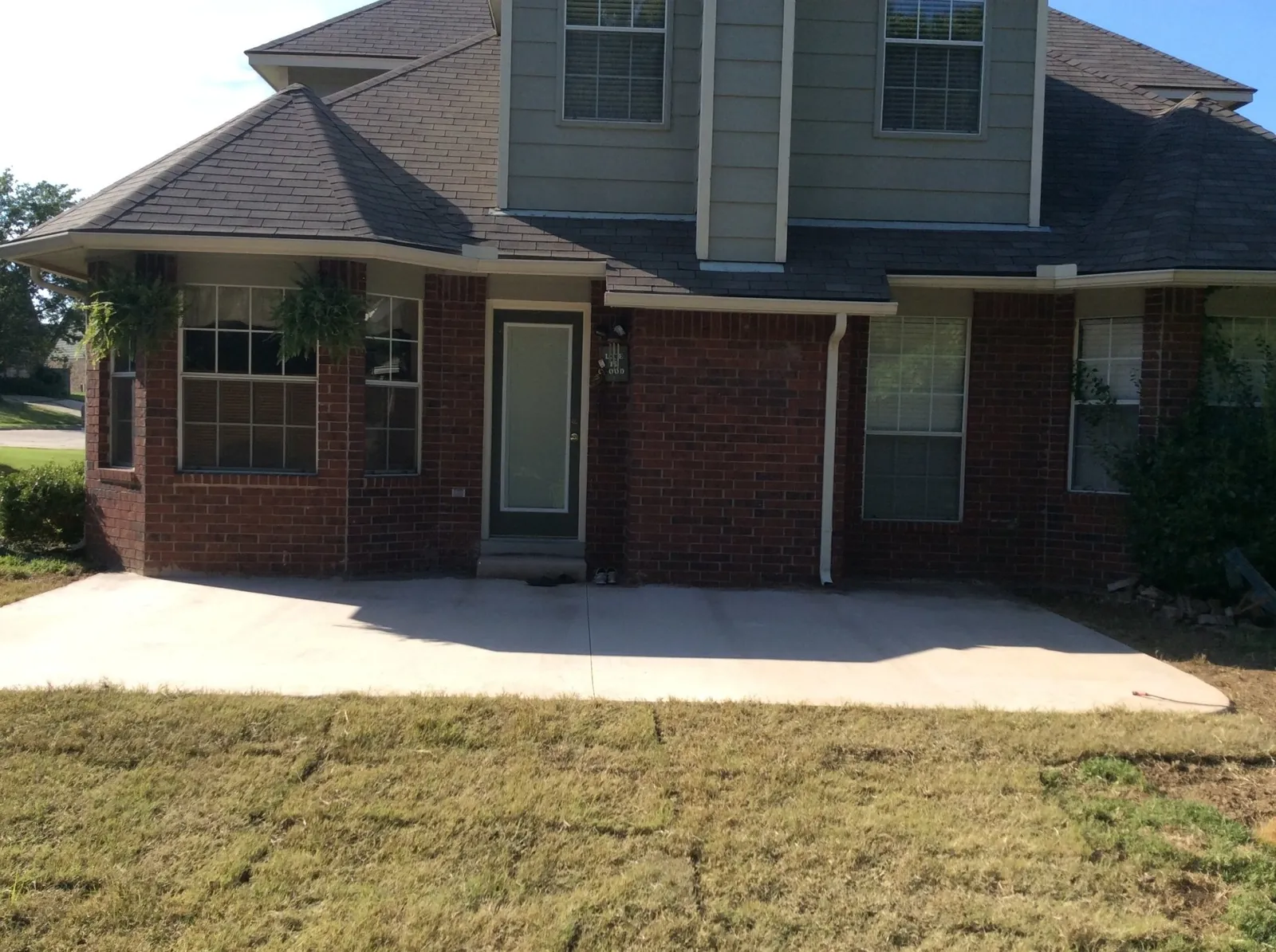 New concrete driveway in Broken Arrow